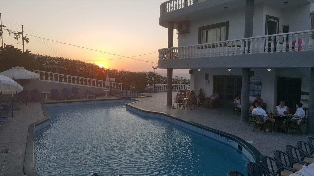 Villa Marina Hersonissos  Exteriör bild